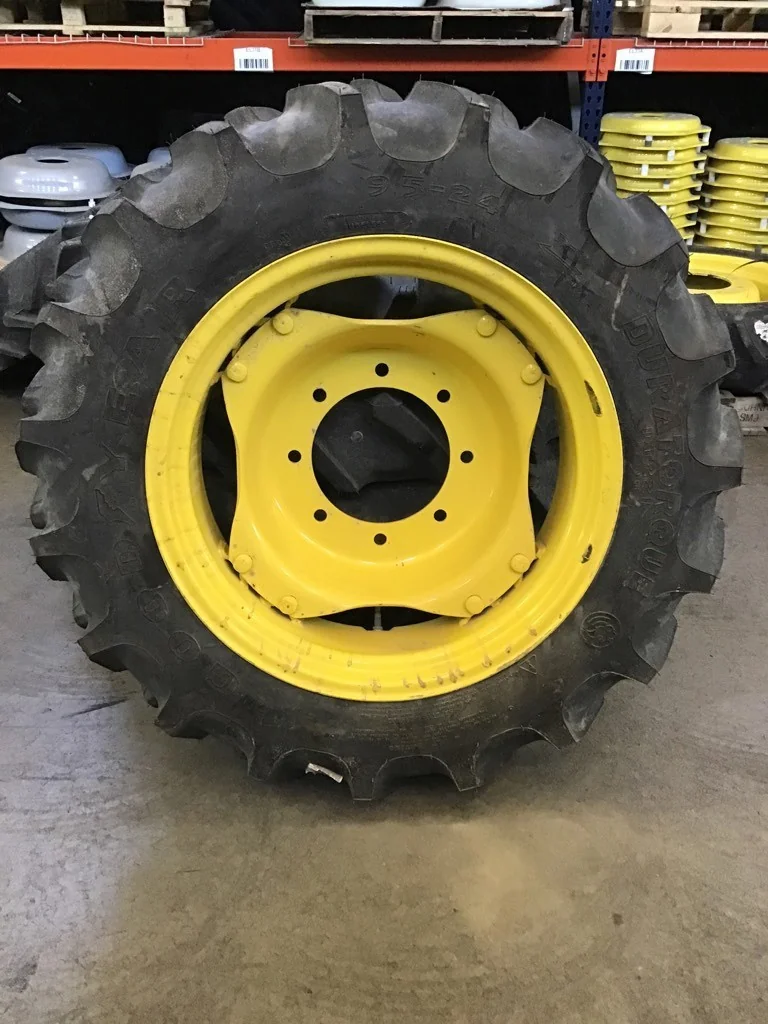 Take-Off 9.5-24/6 Titan DT221 TL R-1 95-100% on 8 X 24 WIL 8-10.82-8.78 4/2 Clamp Yellow Wheel w/ Di image 5