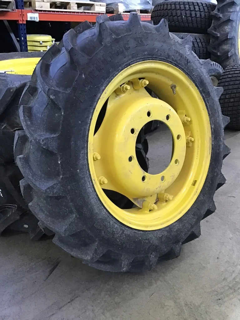 Take-Off 9.5-24/6 Galaxy Agritrac II TL R-1 95-100% on 8 X 24 WIL 8-10.82-8.78 4/2 Clamp Yellow Whee