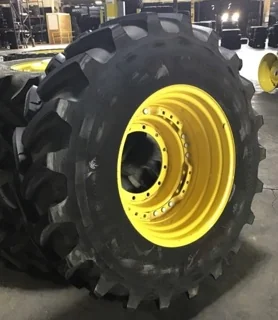 Used 420/90R30 145D Firestone Maxi Traction TL R-1W 90-95% on 15 X 30 12-16.732-14.62 (4" Draw) Waff