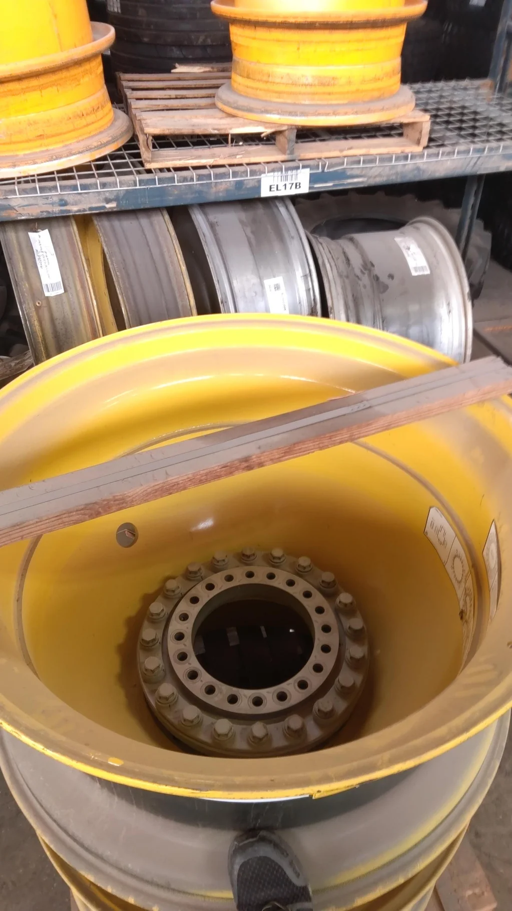 Take-Off 18 X 42 20-18.504-15.372 Yellow Wheel W/SPACER image 3