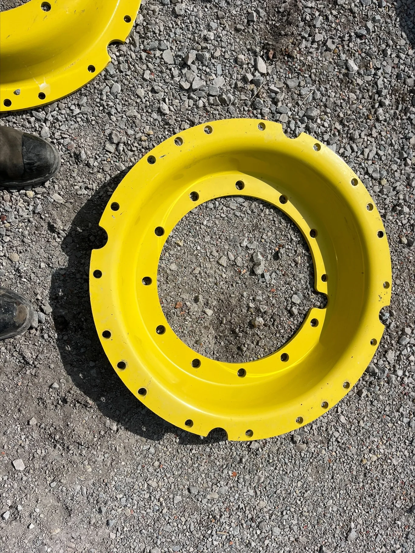 Used Discs 34" 12-19.685-17.651 Titan Waffle 3 Bolt Yellow