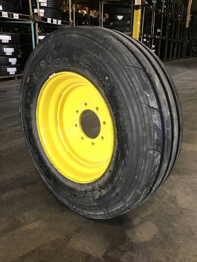 Take-Off VF285/70R19.5 150D Firestone Destination Farm TL I-1 95-100% on 8.25 x 19.5 8-8-6 Implement