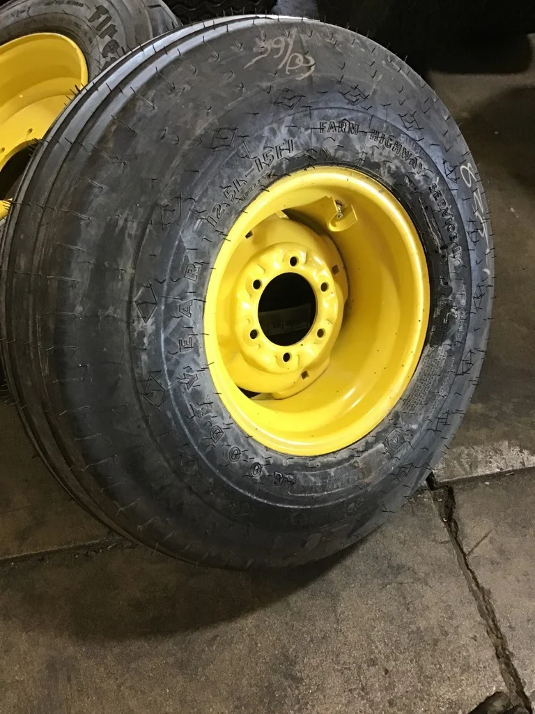 Take-Off 12.5L-15/8 Goodyear Farm Highway Service FI TL I-1 95-100% on 10 X 15 GKN 6-6-4.62  Yellow