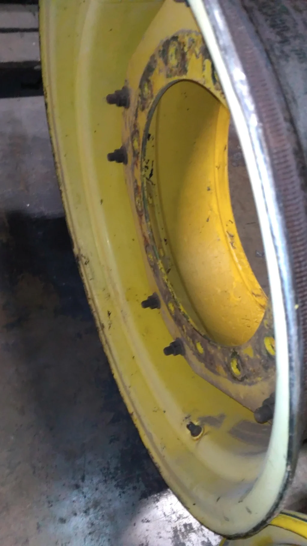 Used 16 X 26 12-16.732-14.620 Waffle 2 Bolt Yellow Wheel w/ Disc image 2