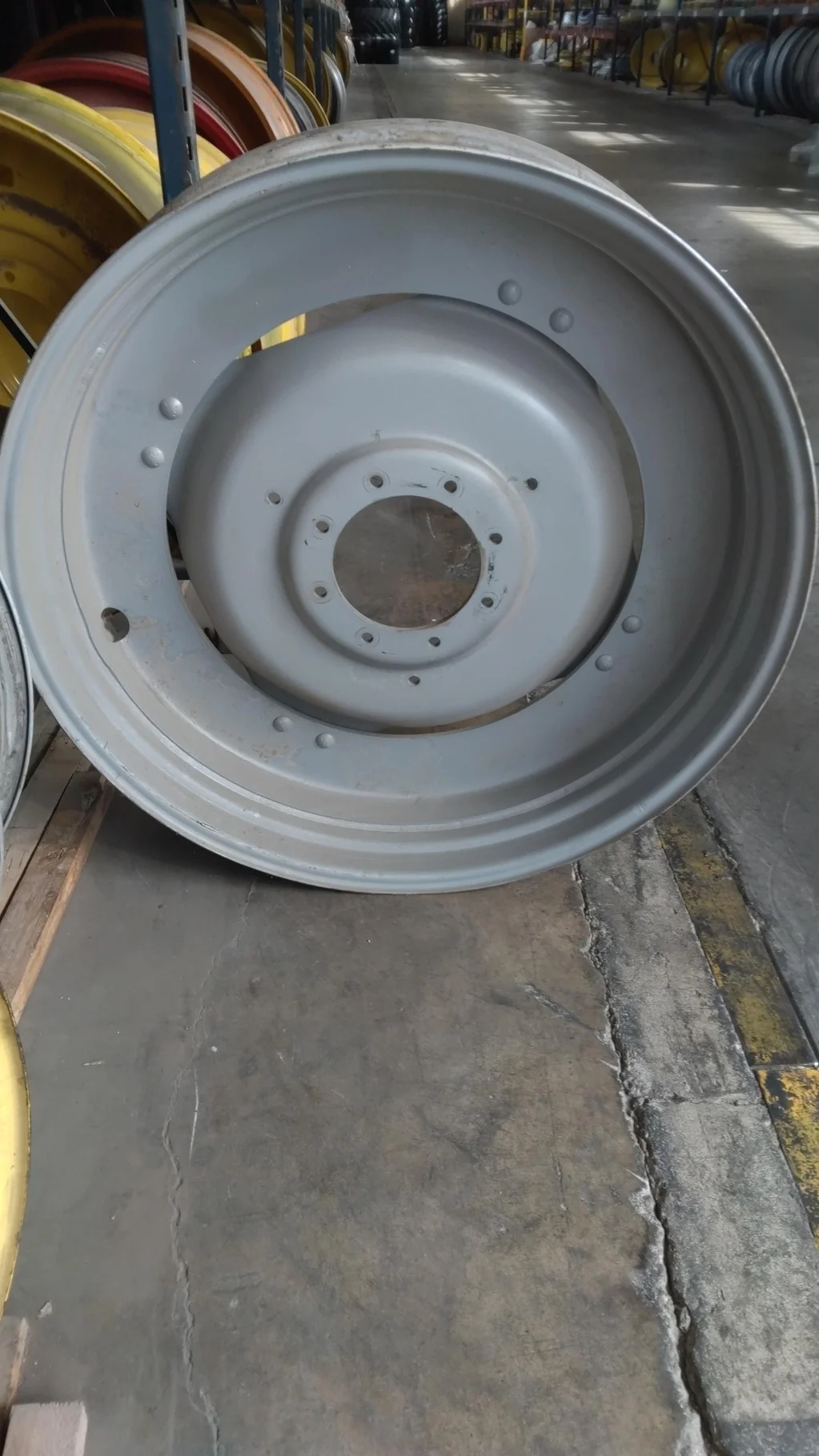 TAKE-OFF 10 X 42 8-10.82-8.78 4/2 Clamp GKN Wheel W/ Disc image 5
