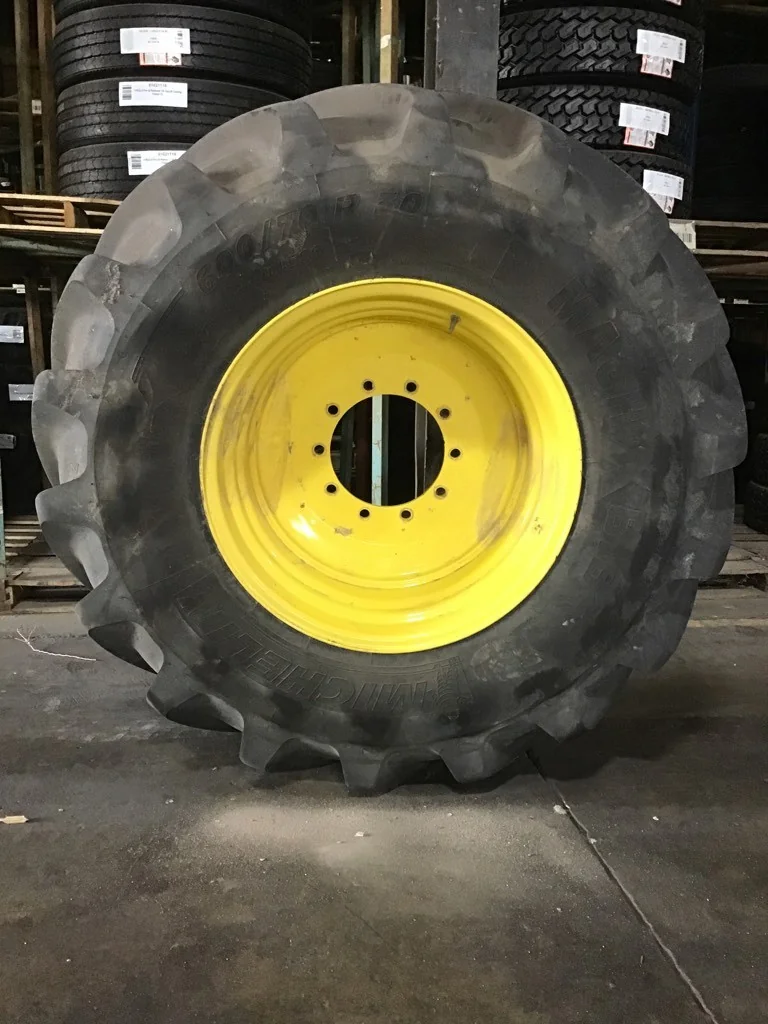 Used 600/70R30 152D MIchelin MachXbib TL R-1W 95-100% on 20 X 30 10-13.19-11.07 Sprayer Yellow Wheel image 2