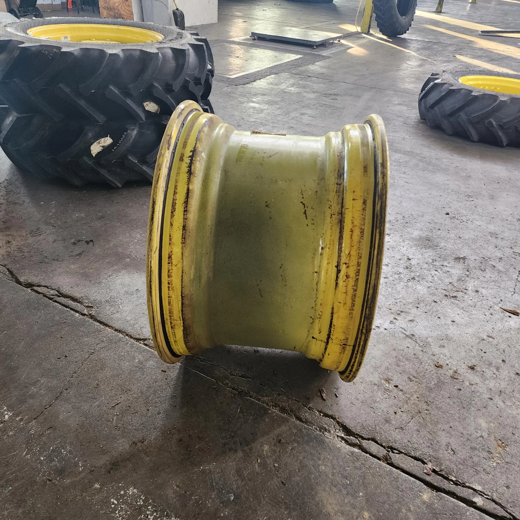 Take-Off 20 X 30 10-13.19-11.07 Sprayer Yellow Wheel