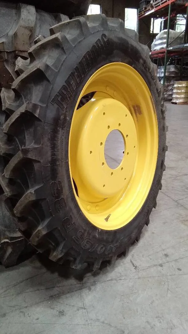Take-Off 230/95R32 128B Trelleborg TM100 TL R-1 95-100% on 7 X 32 GKN 8-10.82-8.78 4/2 Rail Yellow W