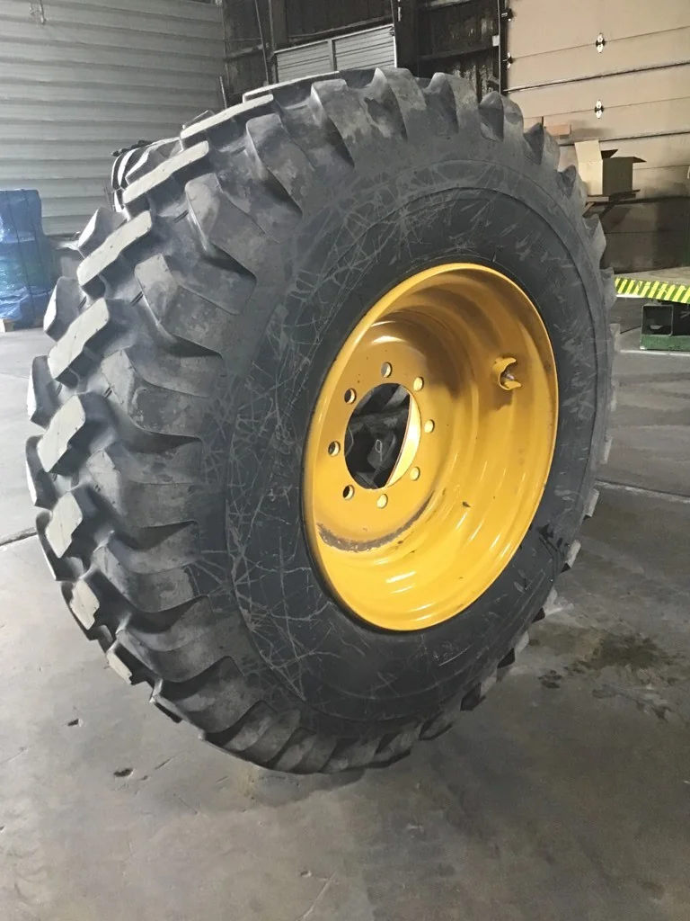 Take-Off 17.5R25 1* Bridgestone V-Steel Ultra Traction Radial TL G-2 95-100% on 14 X 25 8-10.82-8.78 image 2