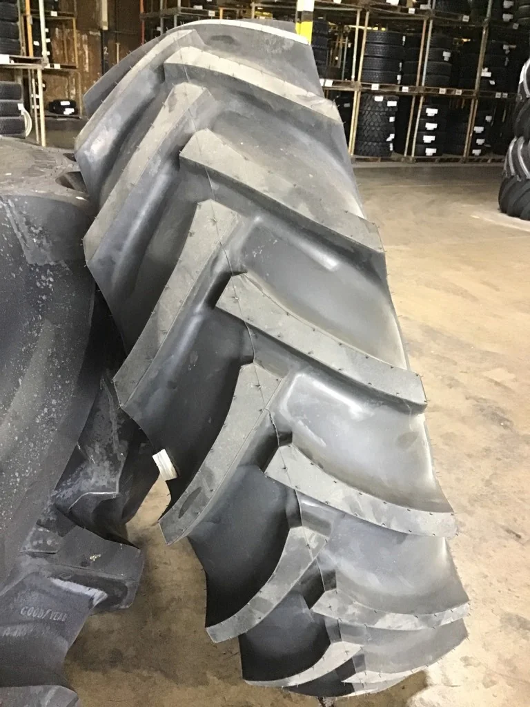 18.4R30 BKT TR136TT Tires 100% on 15 x 30 8-8-5.94 4/2 clamp silver w/ disc image 3