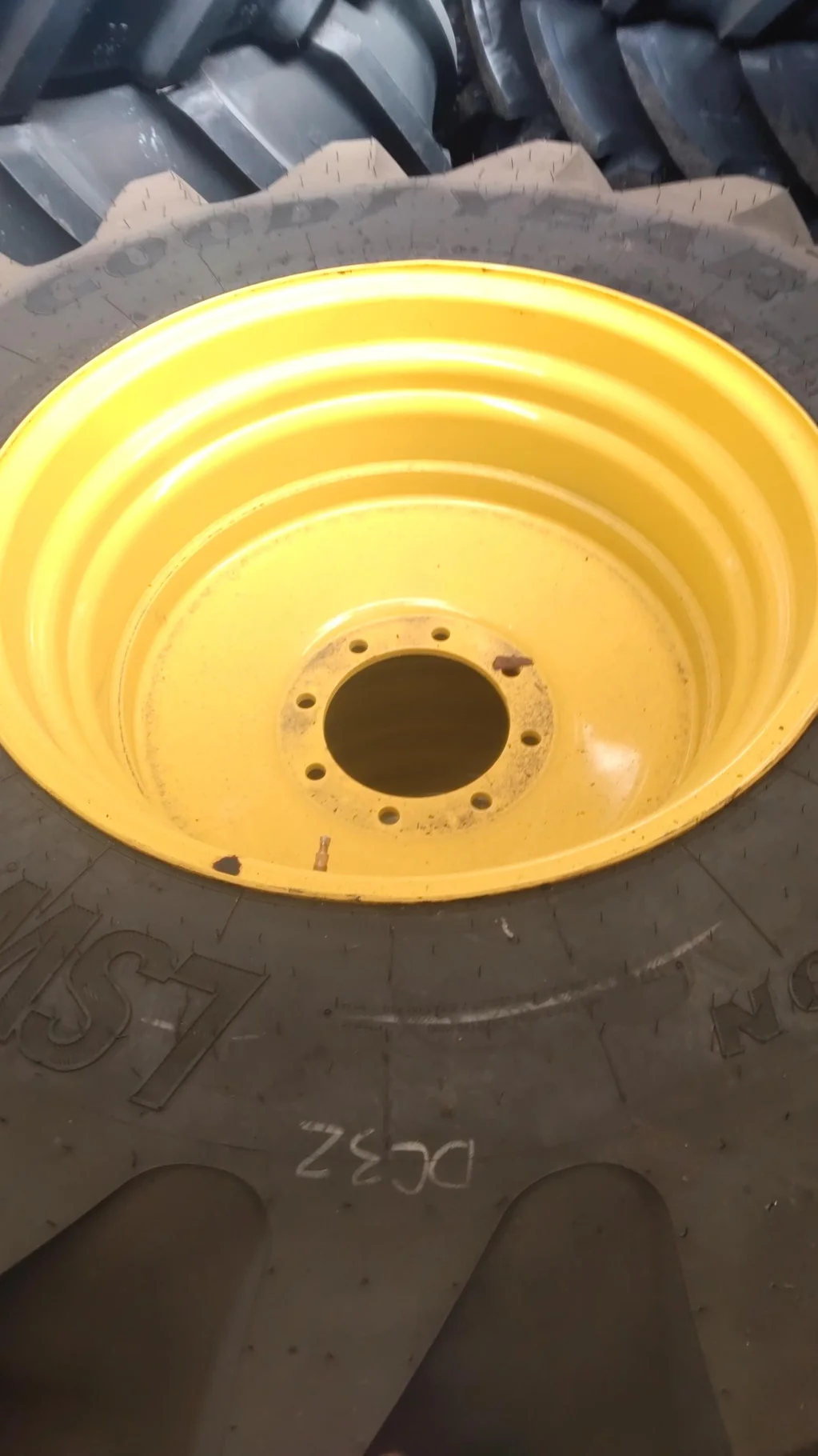 Take-Off LSW 710/60R30 177D Goodyear Super Traction Radial TL R-1W 95-100% on 25 X 30 8-10.82-8.78 image 2
