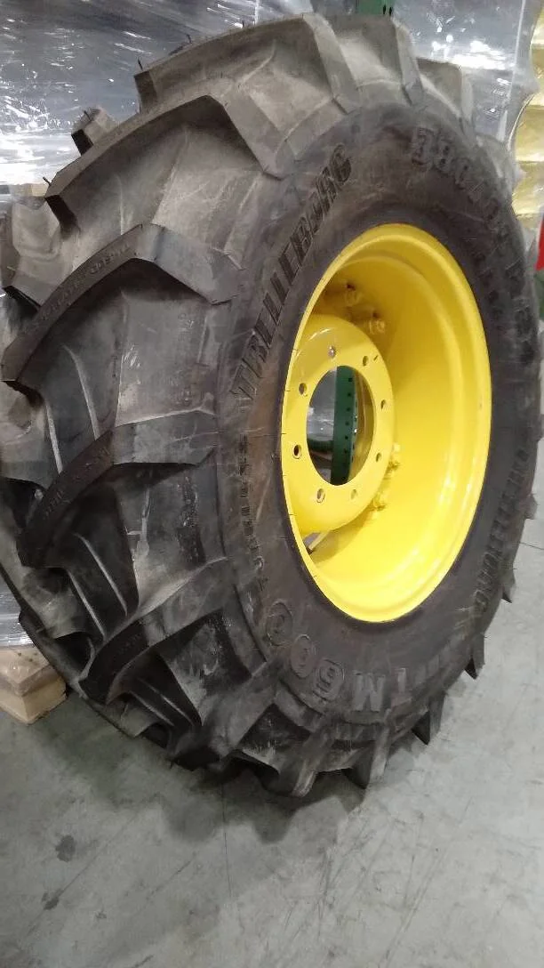 Take-Off 380/85R24 128B Trelleborg TM600 TL R-1W 95-100% on 12 X 24 8-10.82-8.78 4/2 Clamp Yellow Wh