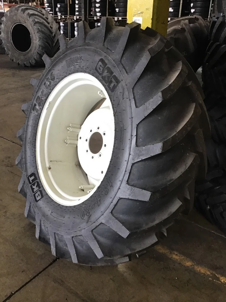 Take-Off 18.4-30/14 BKT TR-136 TT R-1 95-100% on 15 X 30 8-8-5.95 4/2 Clamp White Wheel w/ Disc