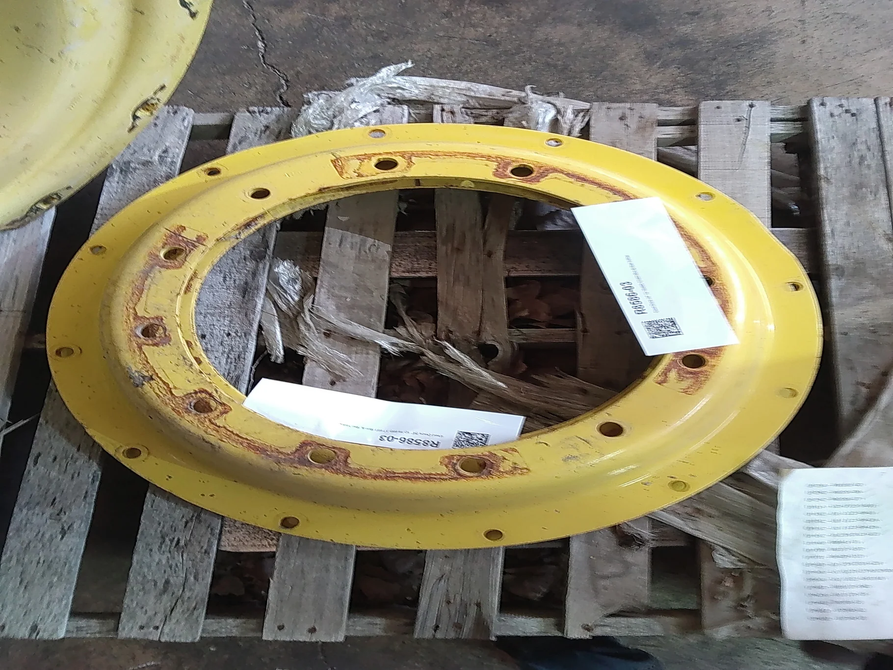 Used Discs 34" 12-19.685-17.651 Rim & Rail Yellow