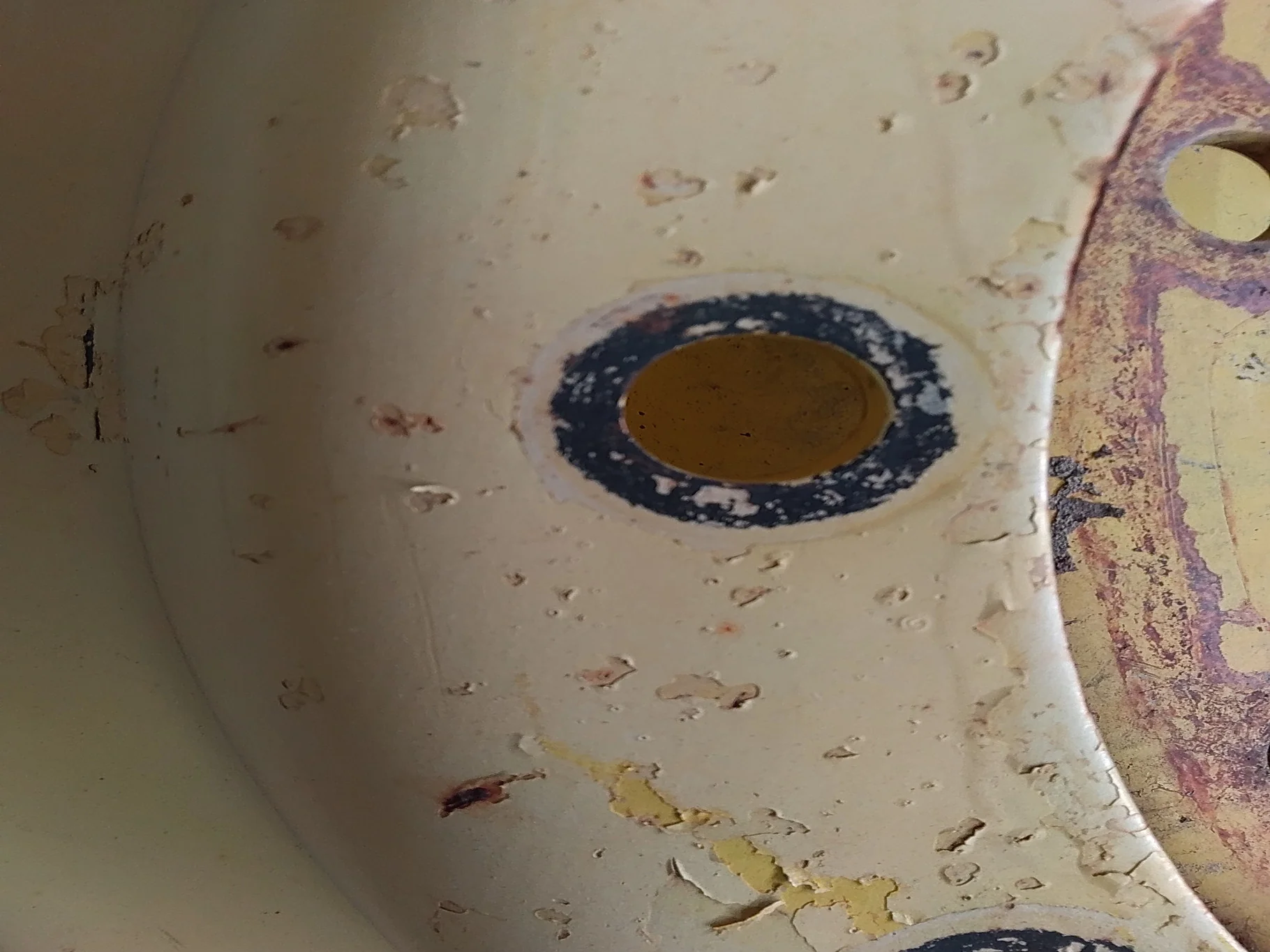 Used Discs 38" 12-16.732-14.620 Rim & Rail Yellow image 3