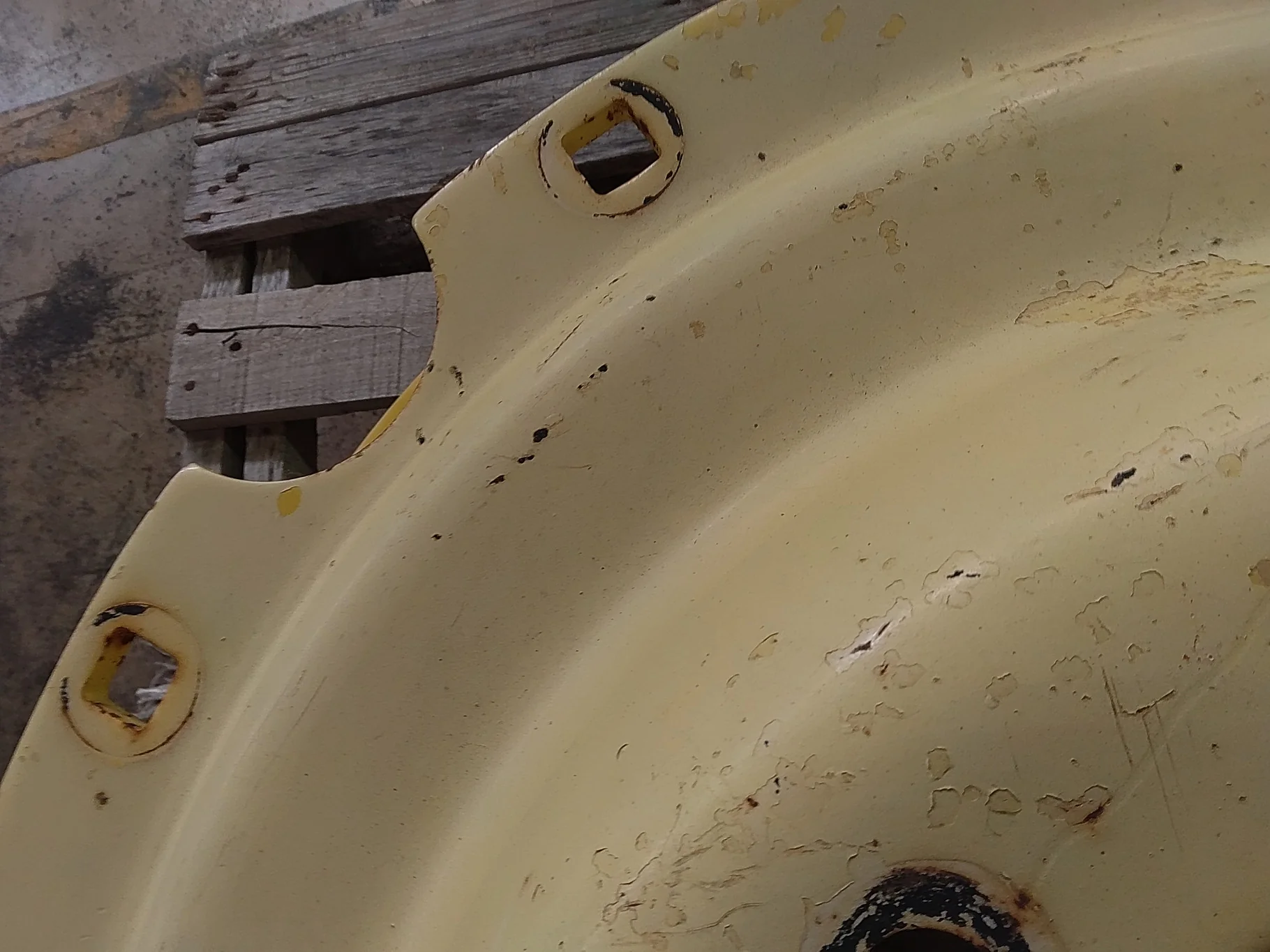 Used Discs 38" 12-16.732-14.620 Rim & Rail Yellow image 7