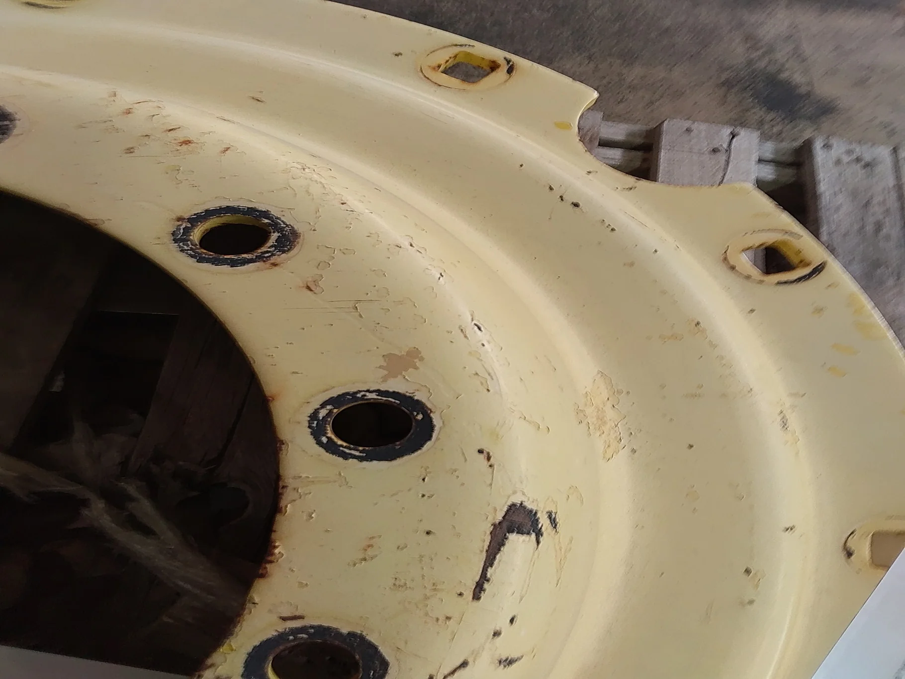 Used Discs 38" 12-16.732-14.620 Rim & Rail Yellow image 9