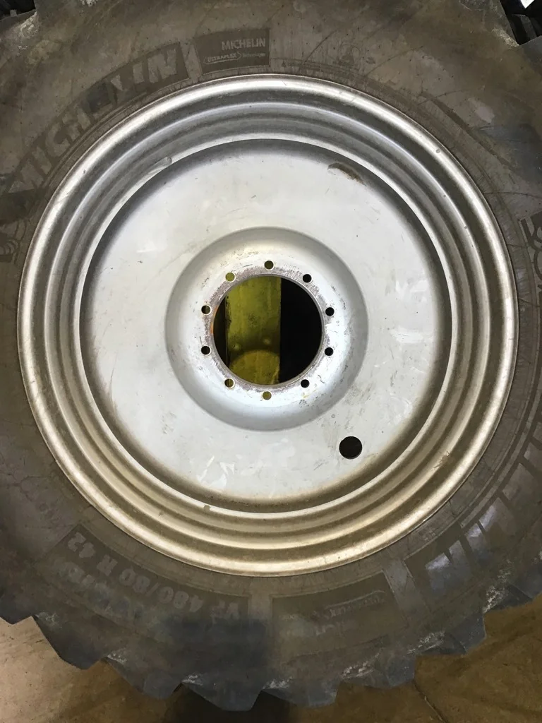 Used VF480/80R42 176D Michelin Spraybib TL R-1W 75-80% on 16 X 42 10-13.19-11.07 Sprayer Silver image 3