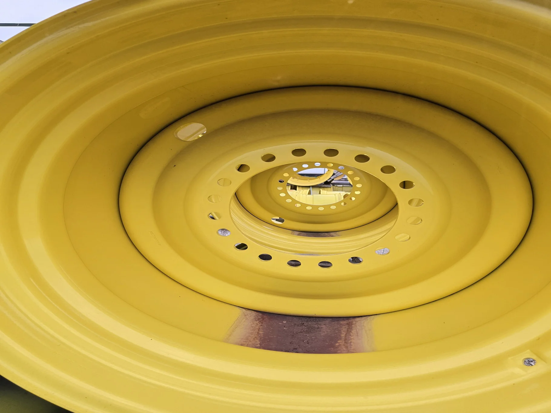 TAKE-OFF 27 X 32 20-13.189-11.07 -79IN YELLOW WHEEL image 2