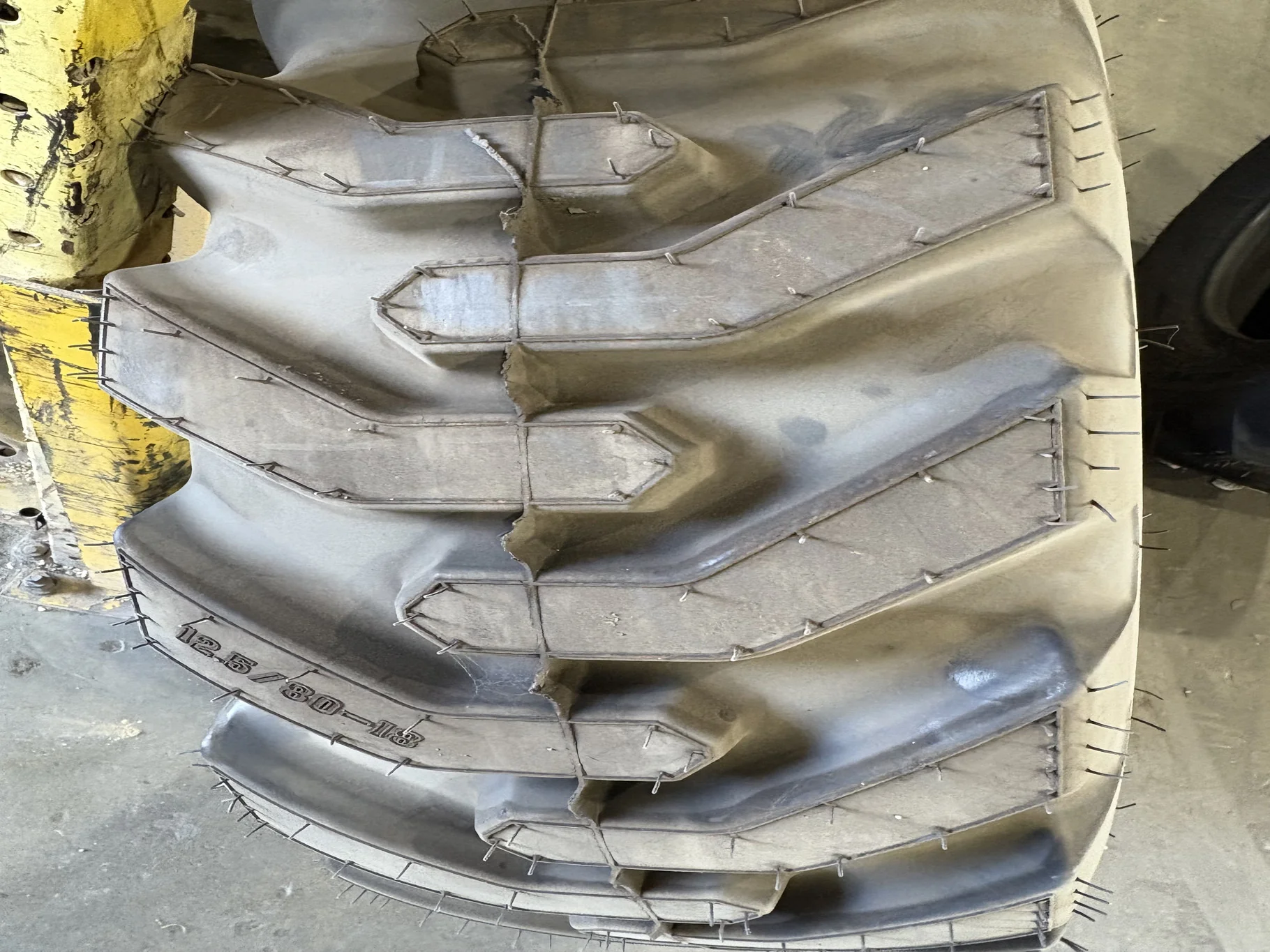 12.5/80-18/12 TAKE-OFF FIRESTONE SUPER TRACTION LOADER I-3 TL 95-100% image 6