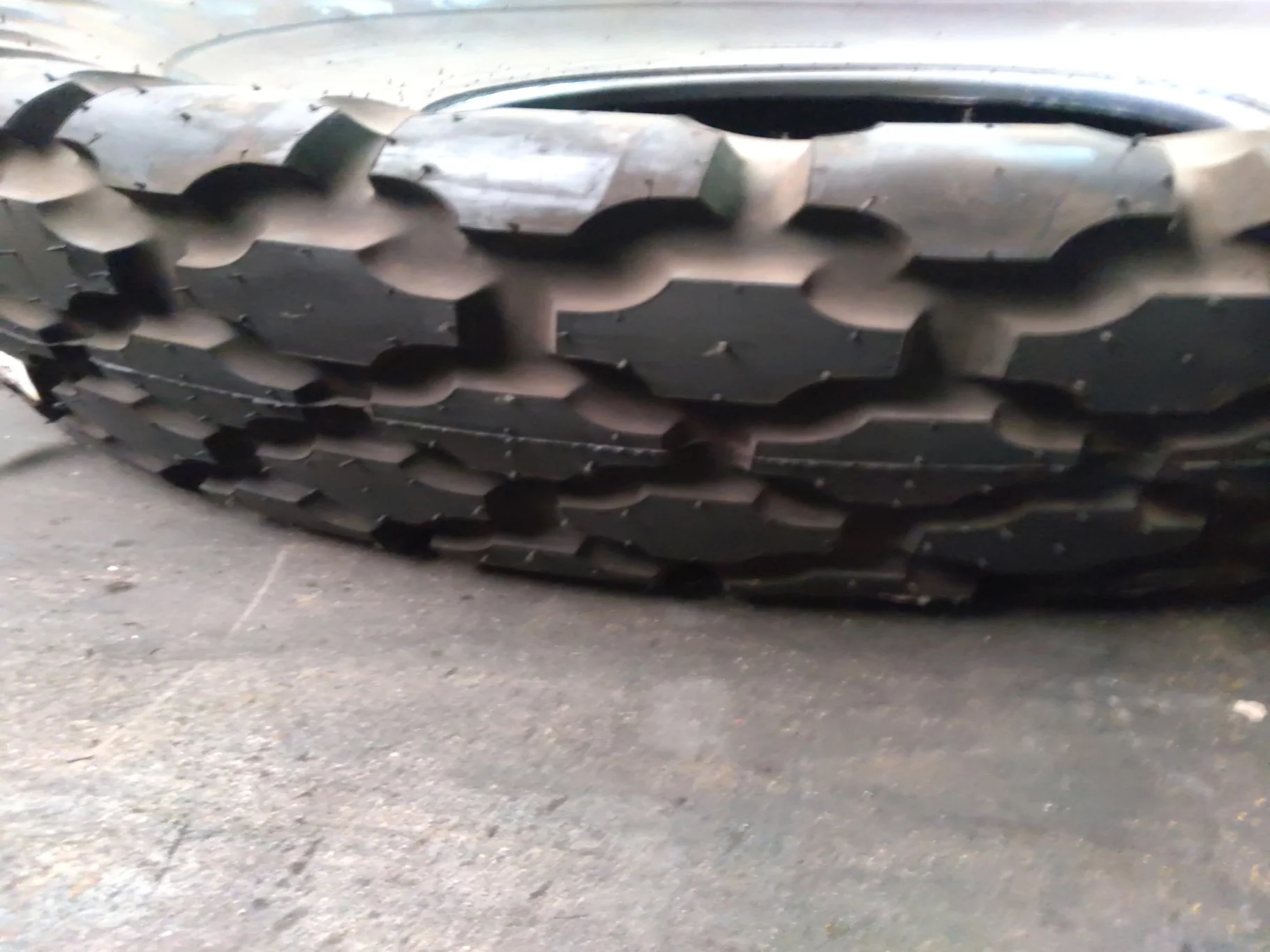 23.1-26/12 Firestone All Non-Skid Tractor TL R-3 (323-527) 100% image 3