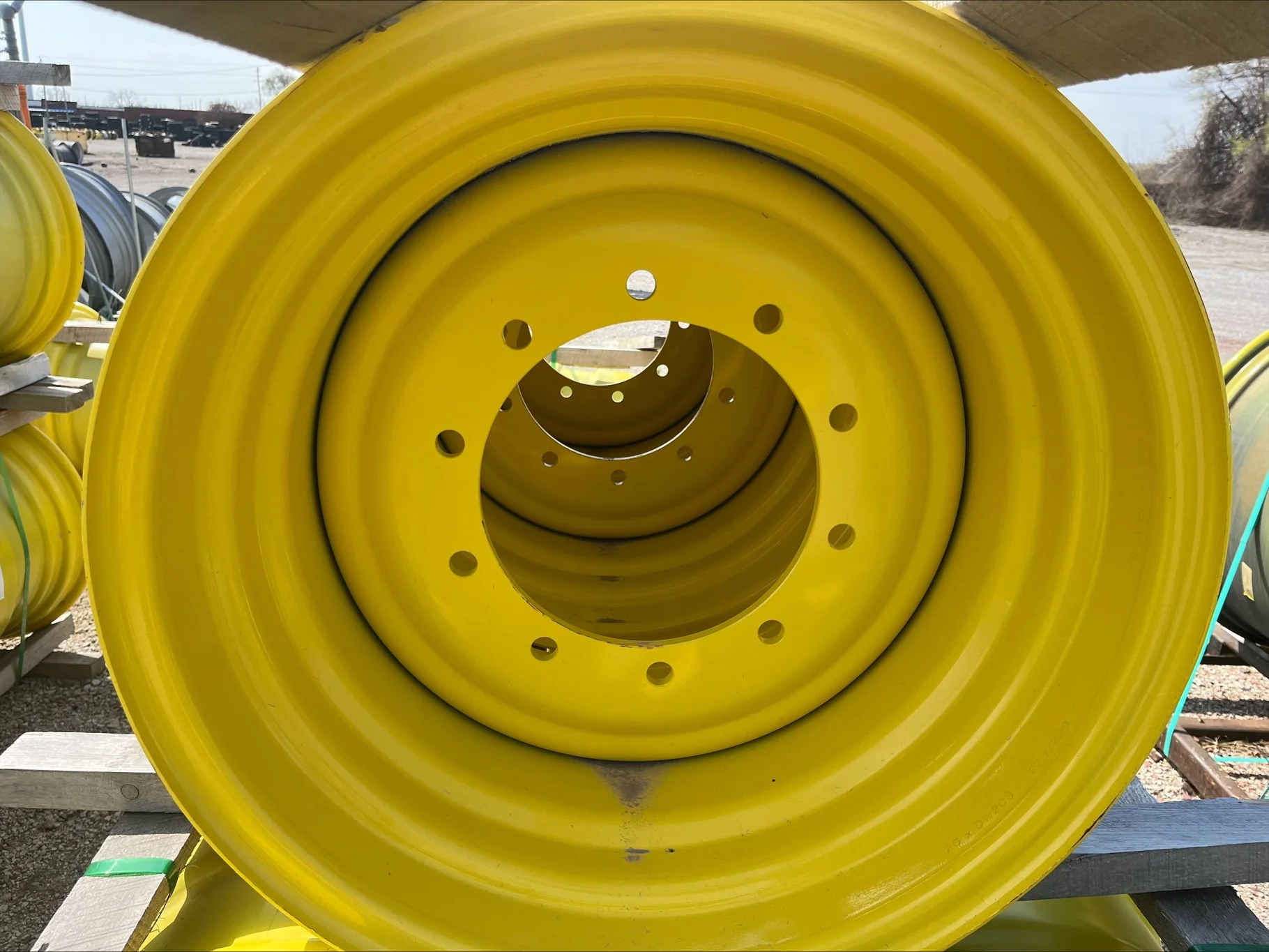 20 X 26 10-13.19-11.07 -7.25BS YELLOW WHEEL