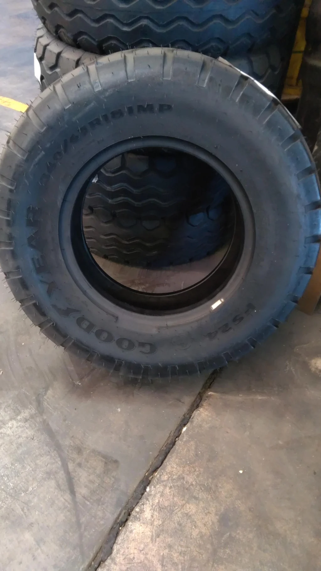 340/65R18 148A8/B Goodyear FS 24 TL I-1 (FS2418GY) 100% image 2