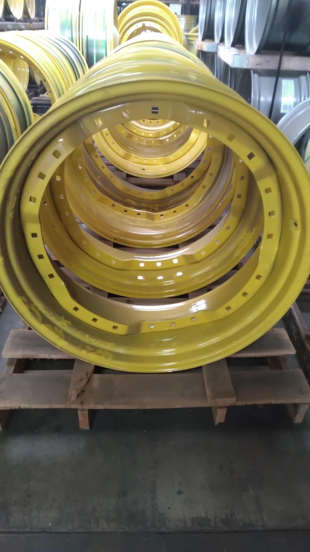 13 X 34 WAFFLE 24-29.25 YELLOW WHEEL image 2