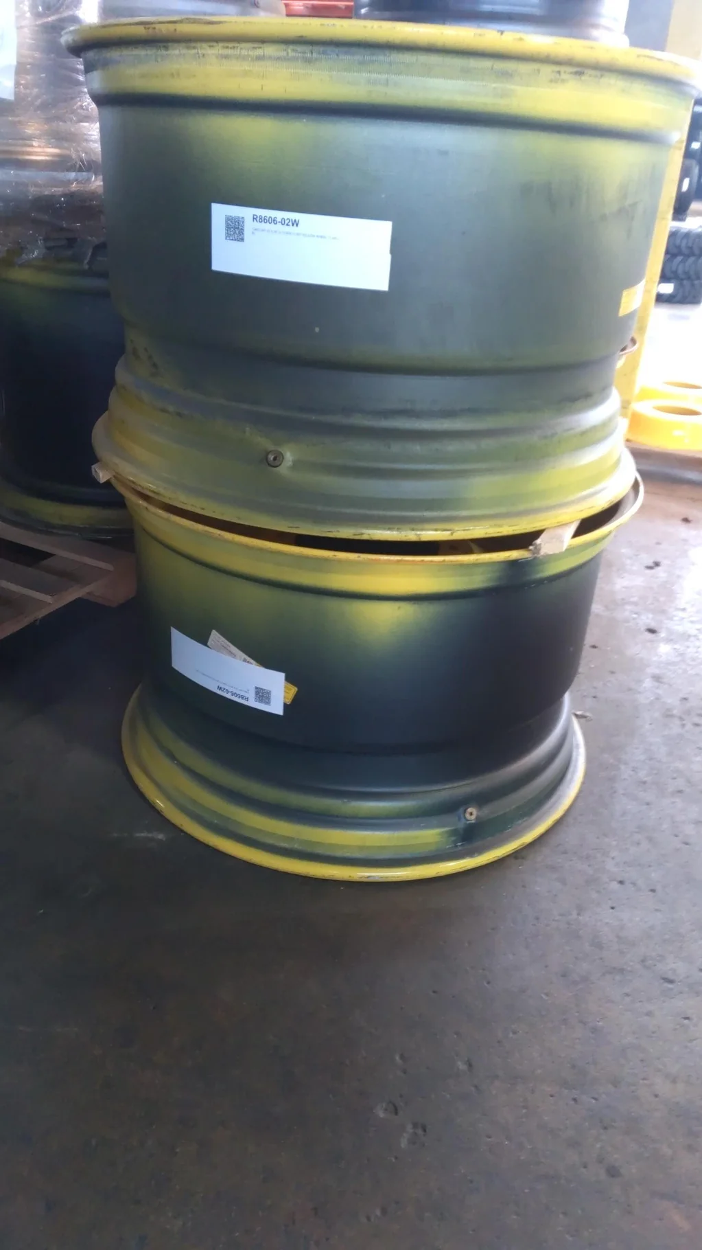 TAKE-OFF 23 X 38 12-13.976-11.857 YELLOW WHEEL