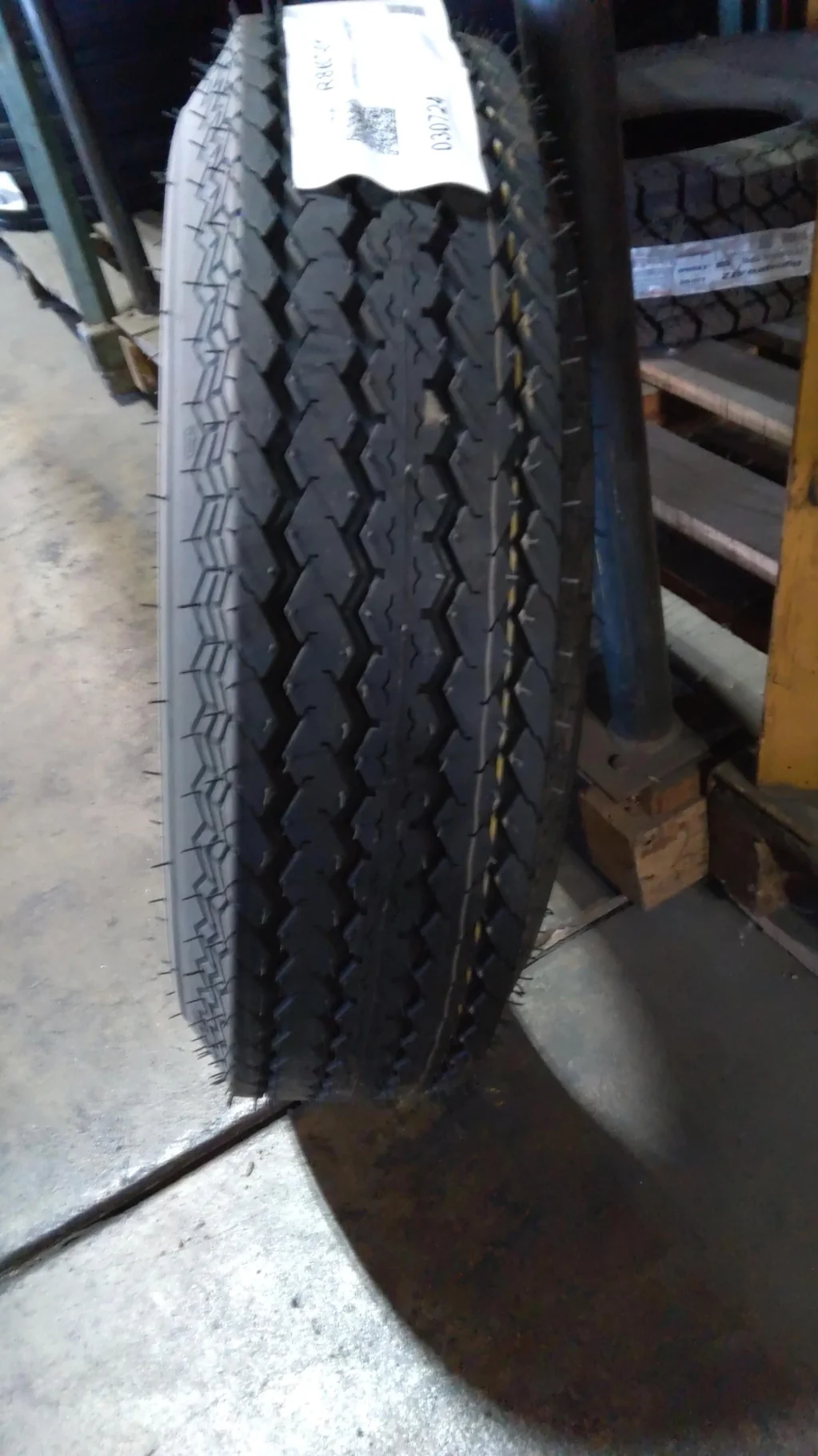 215/75-14/10 BKT ST180 Aramid Belted TL image 2