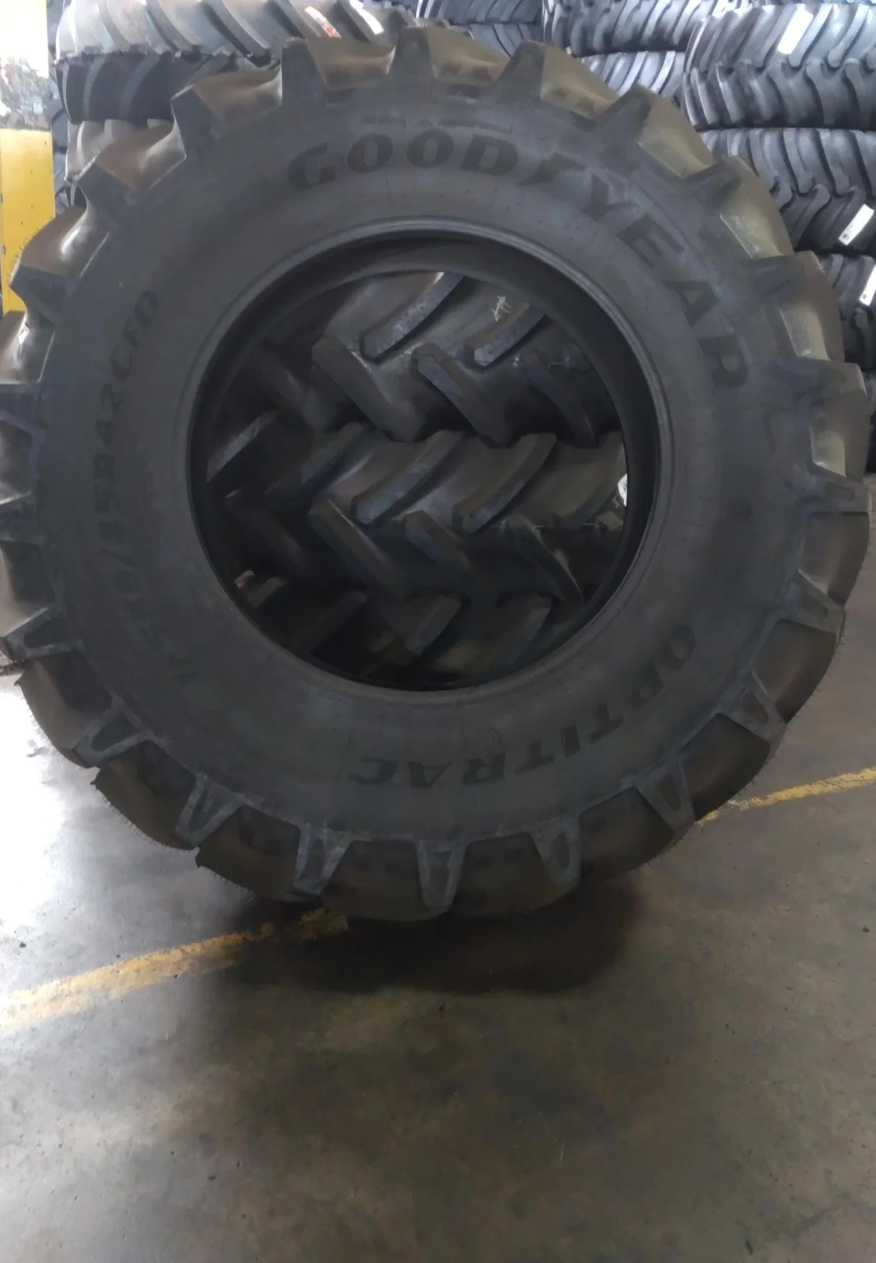 IF580/85R42 CFO 178D GOODYEAR OPTITRAC R-1W TL image 4