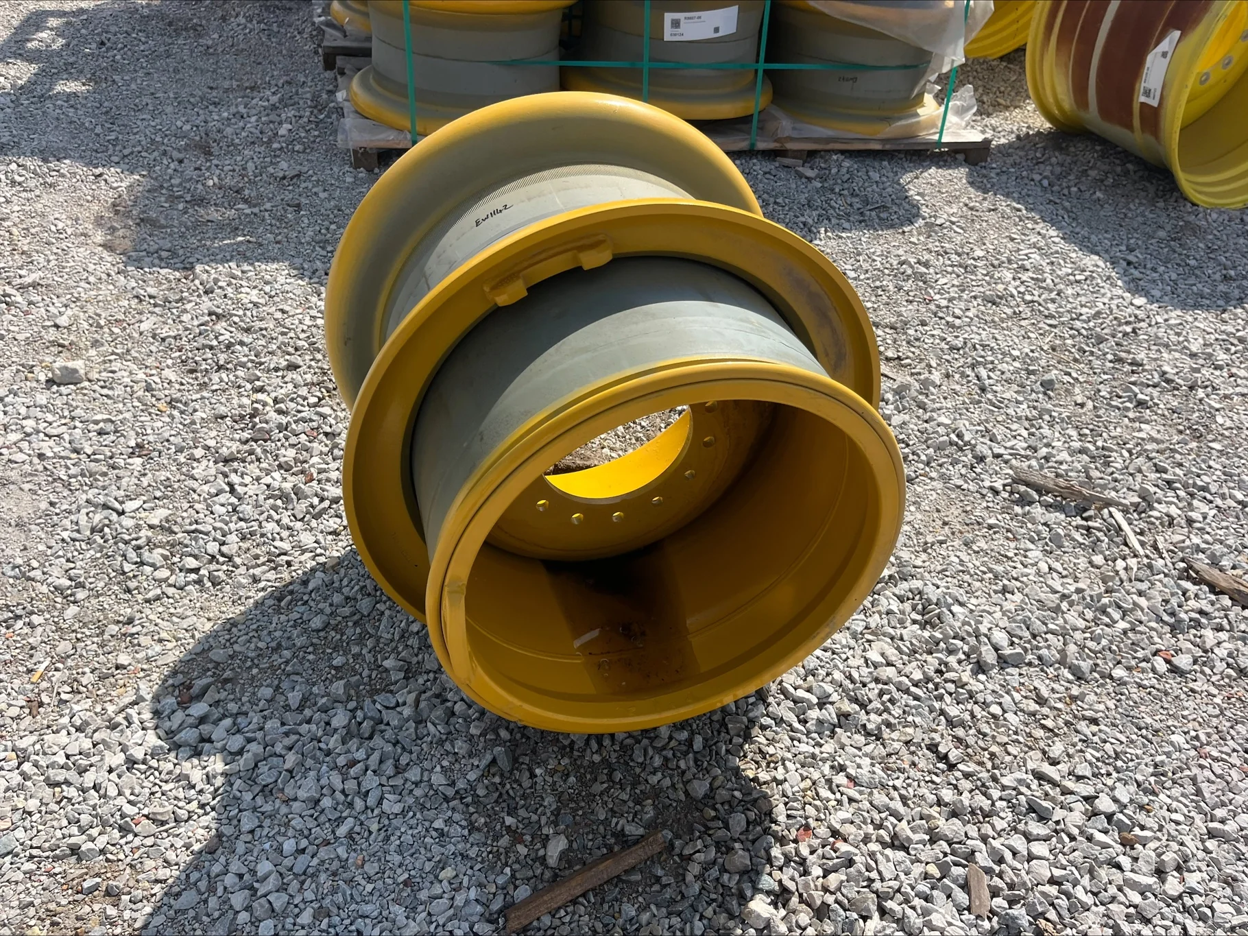 22 X 25 14-12-9.50 YELLOW WHEEL image 2
