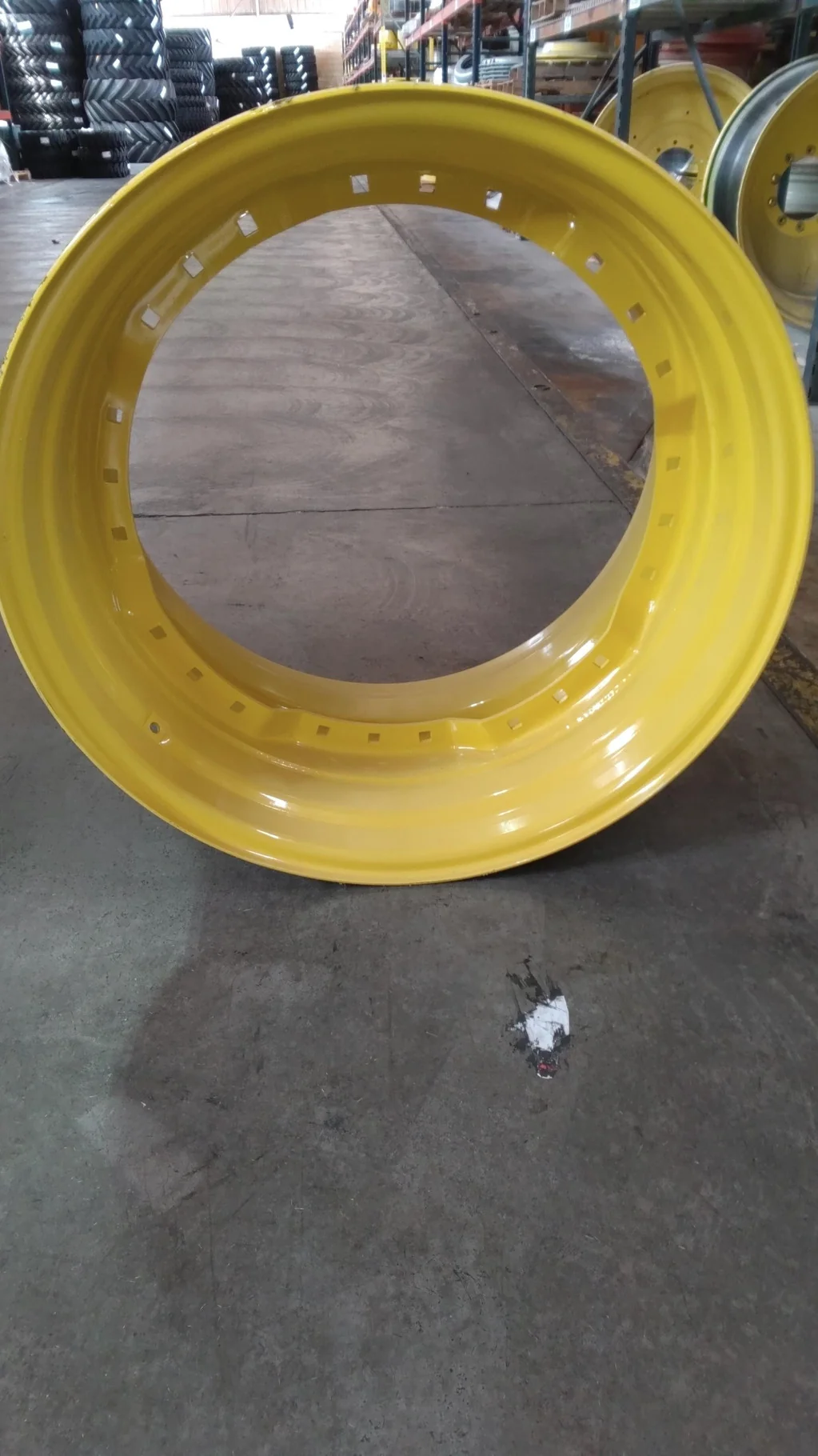 20 X 34 WAFFLE RIM 24-29.250 JD YELLOW image 4