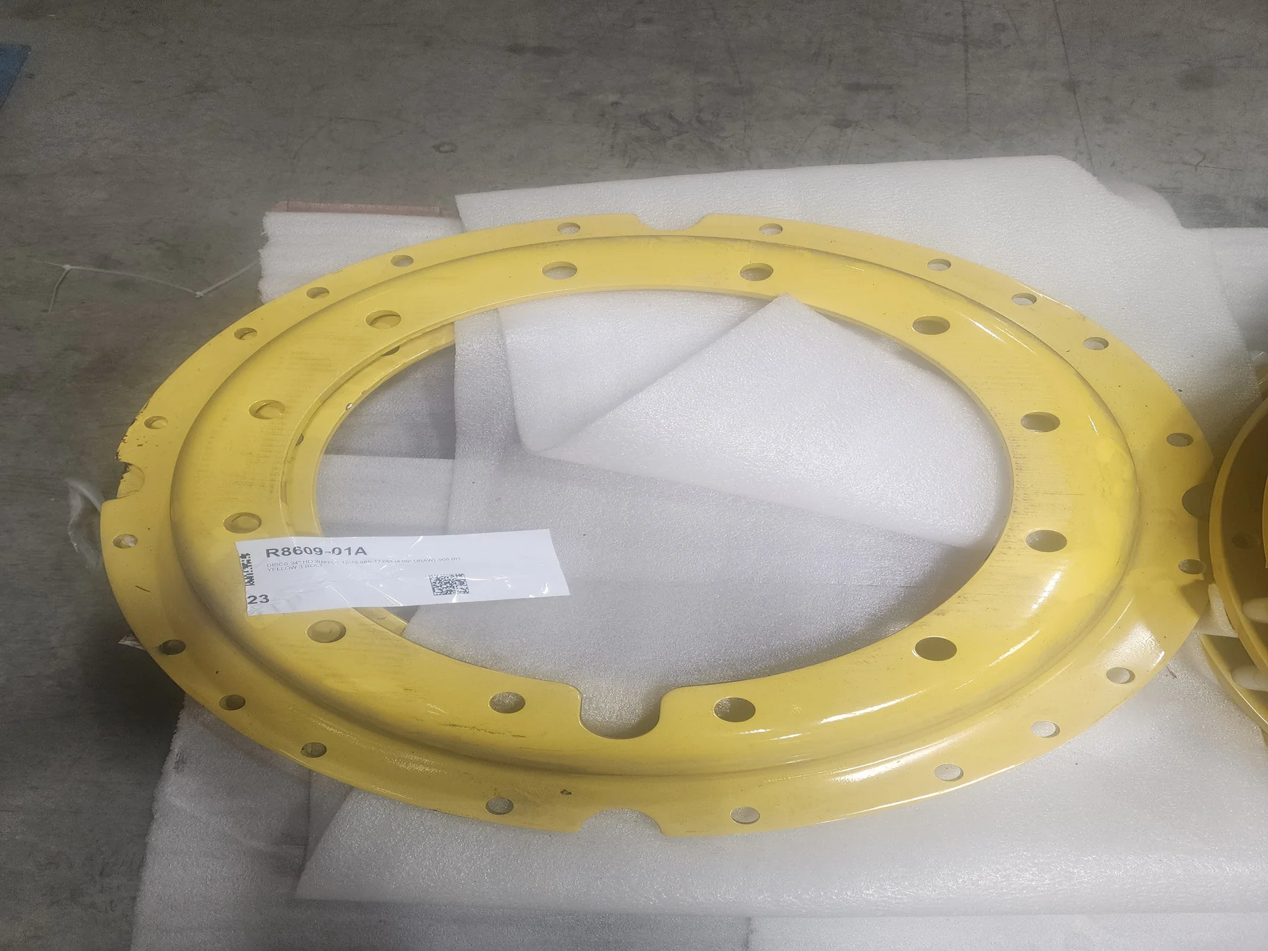 DISCS 34" HD WAFFLE 12-19.685-17.651 (4.00" DRAW) .906 BH YELLOW 3 BOLT