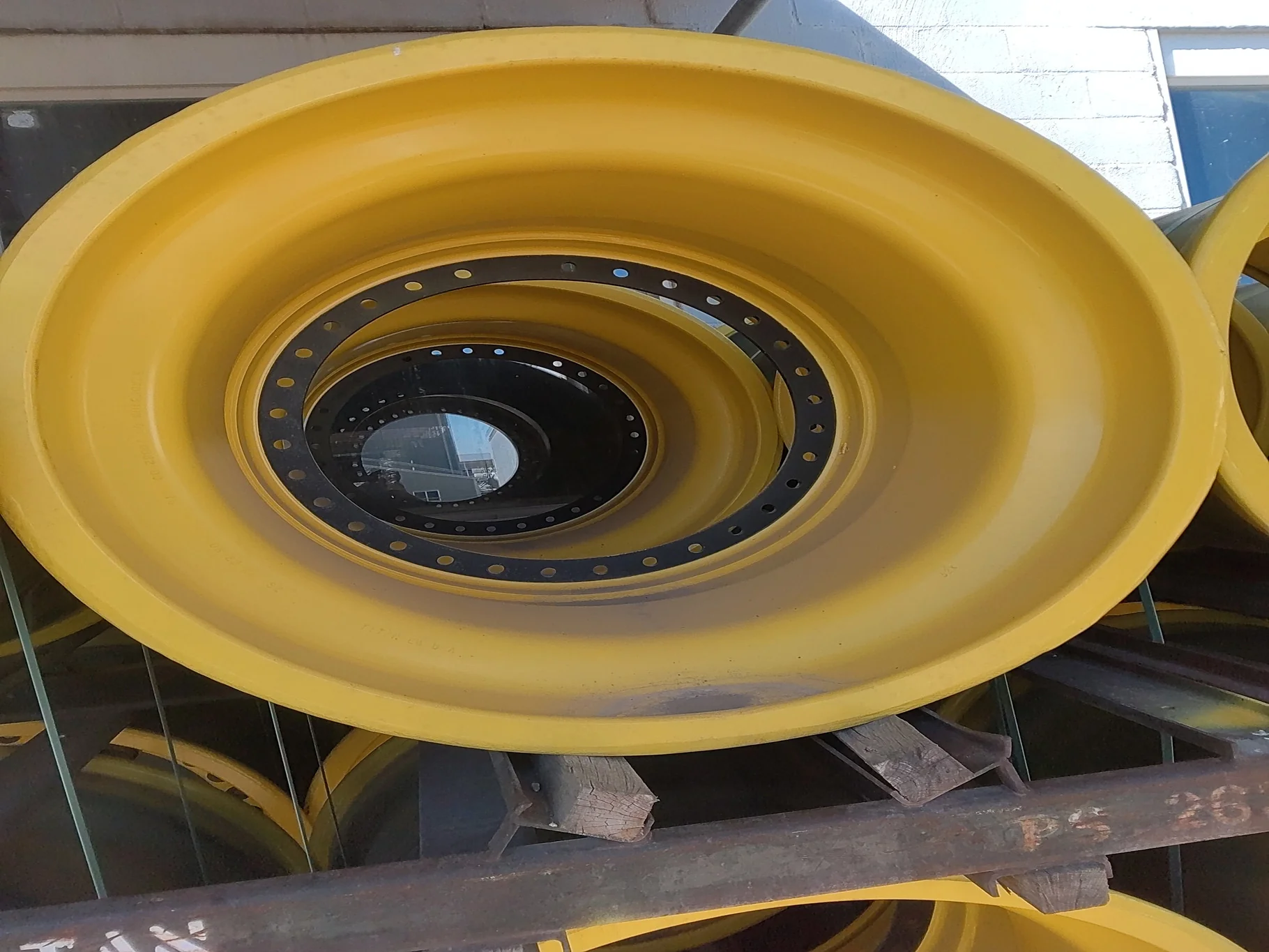 31 X 32 31-24.331-27.284 -23.0BS YELLOW