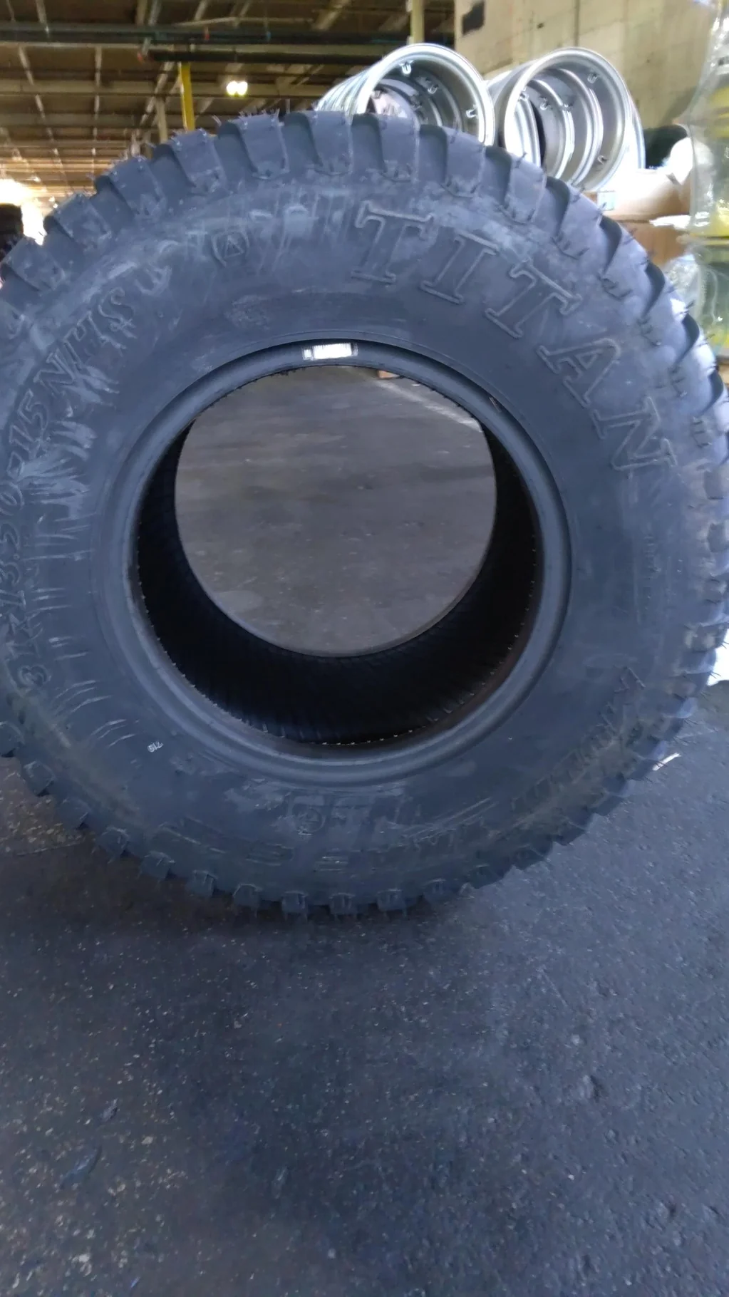 31X13.50-15/12 Titan Commercial Multi Trac C/S TL image 3
