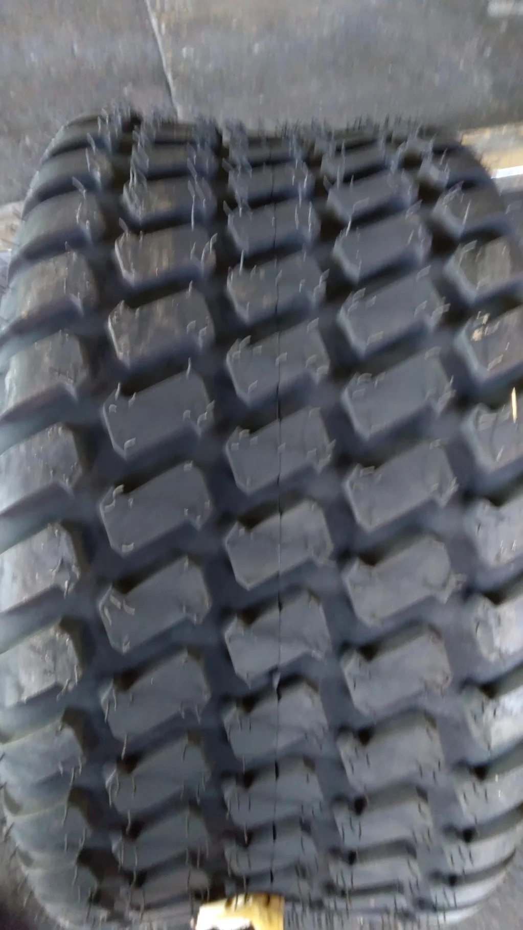 31X13.50-15/12 Titan Commercial Multi Trac C/S TL image 4