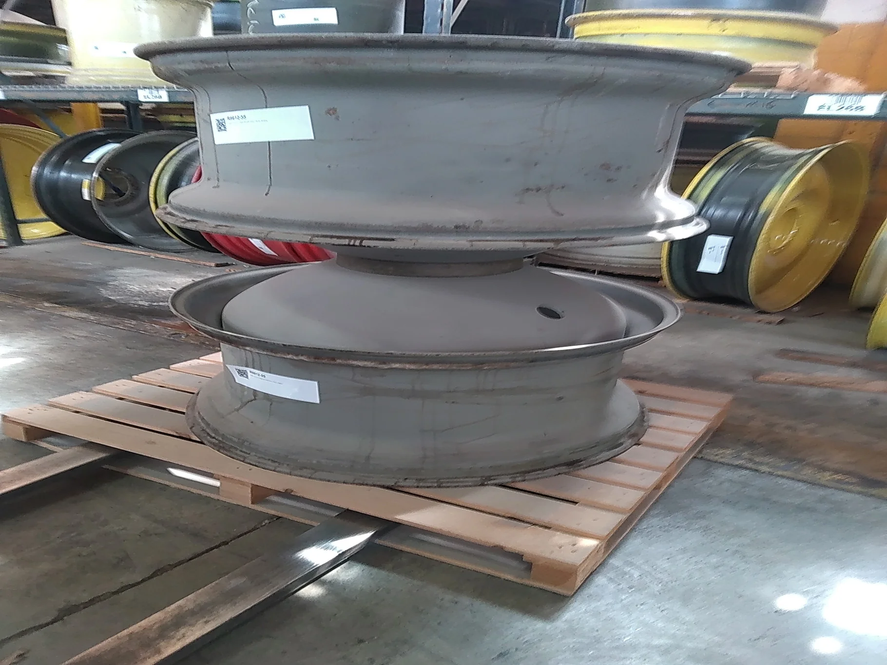 USED 18 X 42 10 HOLE SILVER DOLLY DUAL WHEEL
