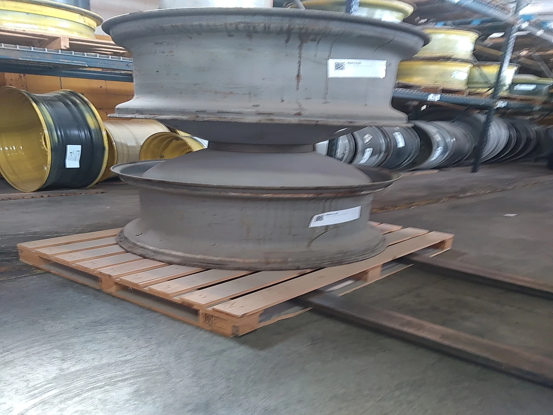 USED 18 X 42 10 HOLE SILVER DOLLY DUAL WHEEL image 6