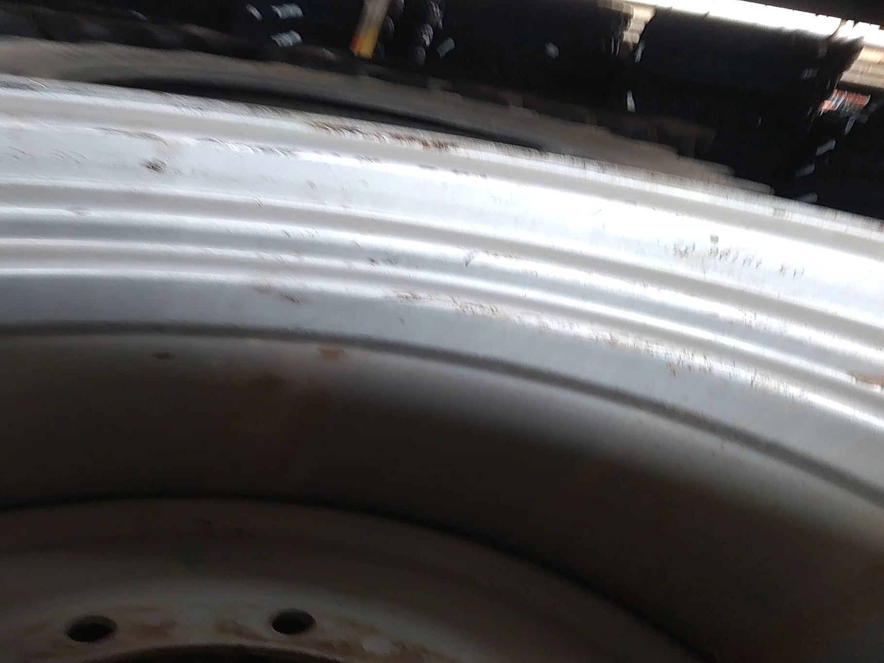 USED 30 X 32 10-13.19-11.07 - 2.76IN WHEEL SILVER 051978000407 image 2