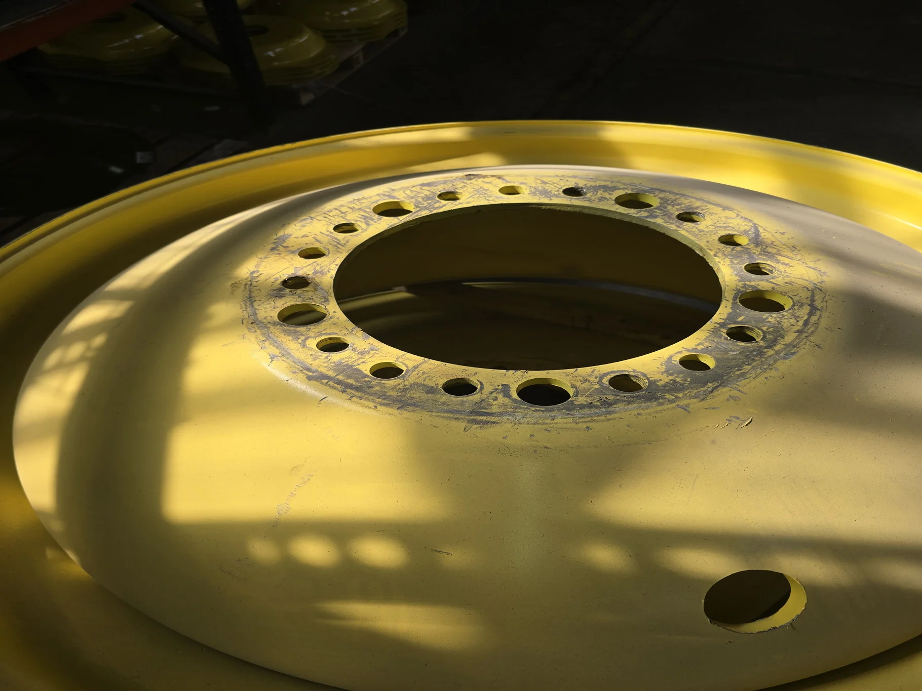 USED 18 X 42 20 HOLE JD YELLOW WHEEL image 2