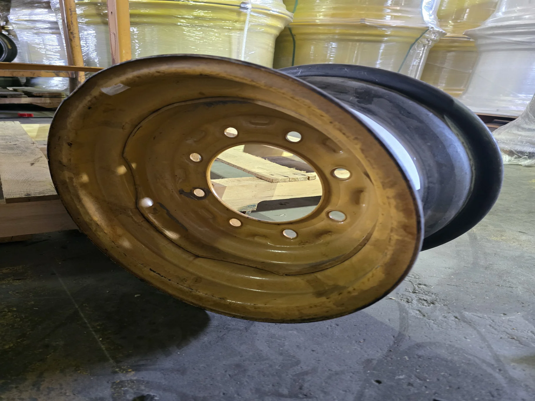 USED 8 X 15 8-8 WHEEL image 3