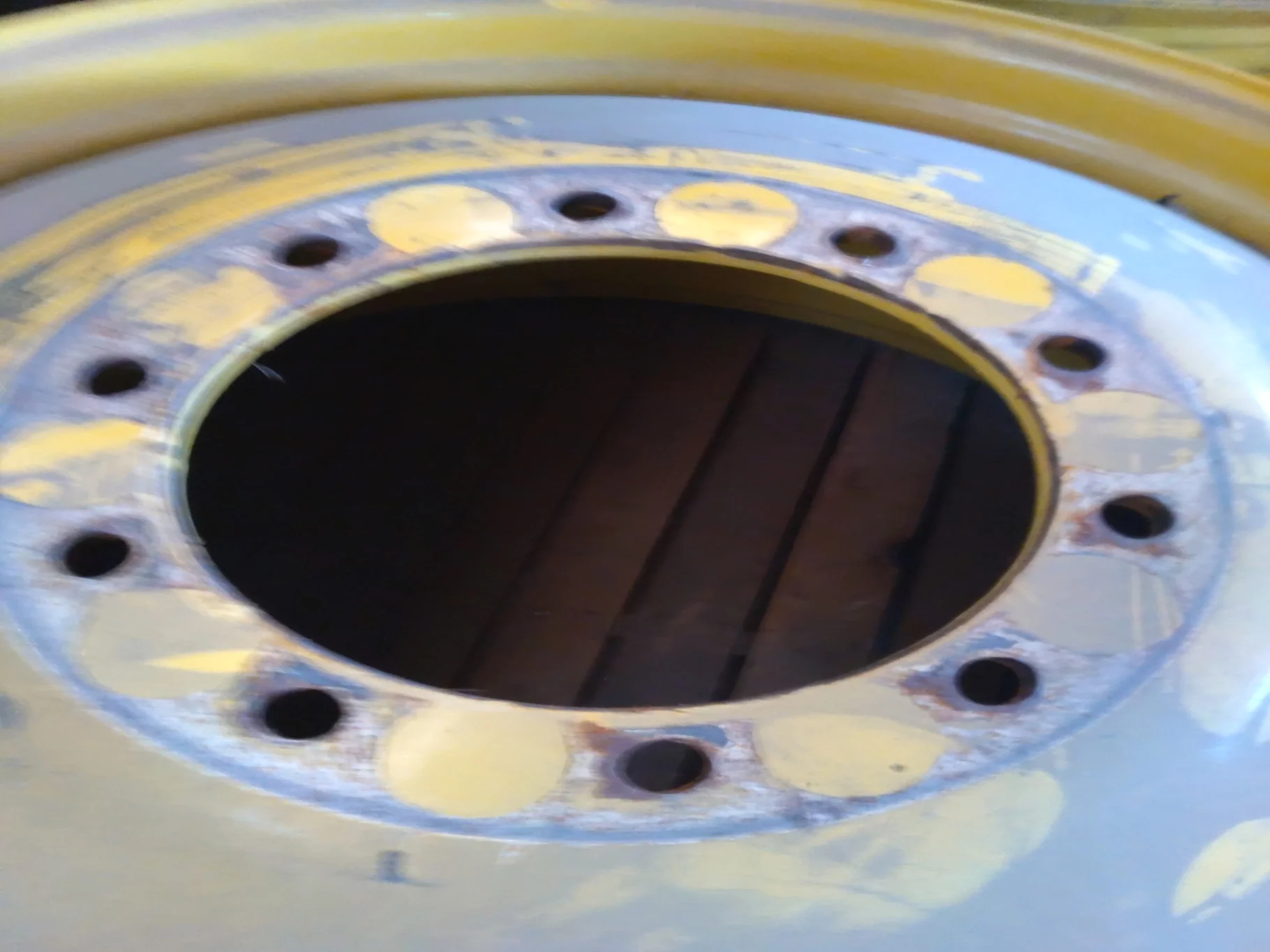 USED 18 X 38 10-13.189-11.07-12.4 (OUTSIDE) DOLLY DUAL YELLOW WHEEL image 2