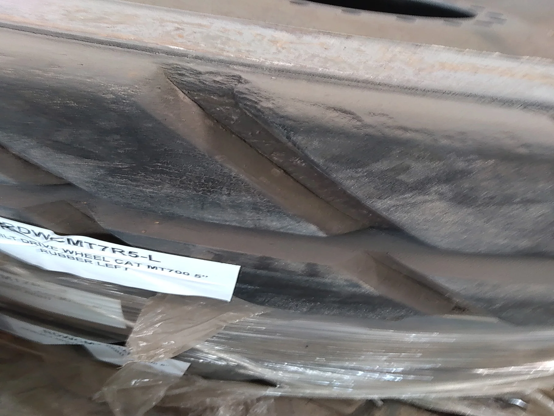 TAKE-OFF REBUILT DRIVE WHEEL CAT MT700 5" RUBBER LEFT image 2