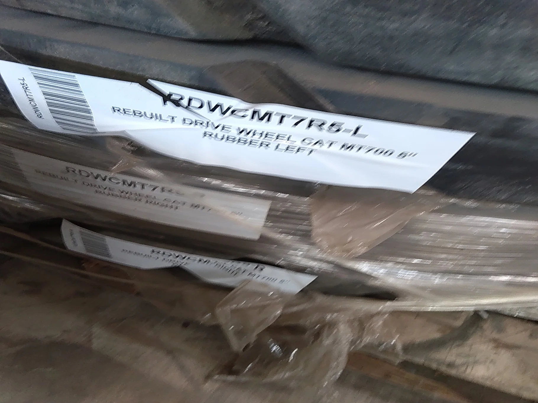TAKE-OFF REBUILT DRIVE WHEEL CAT MT700 5" RUBBER LEFT image 3