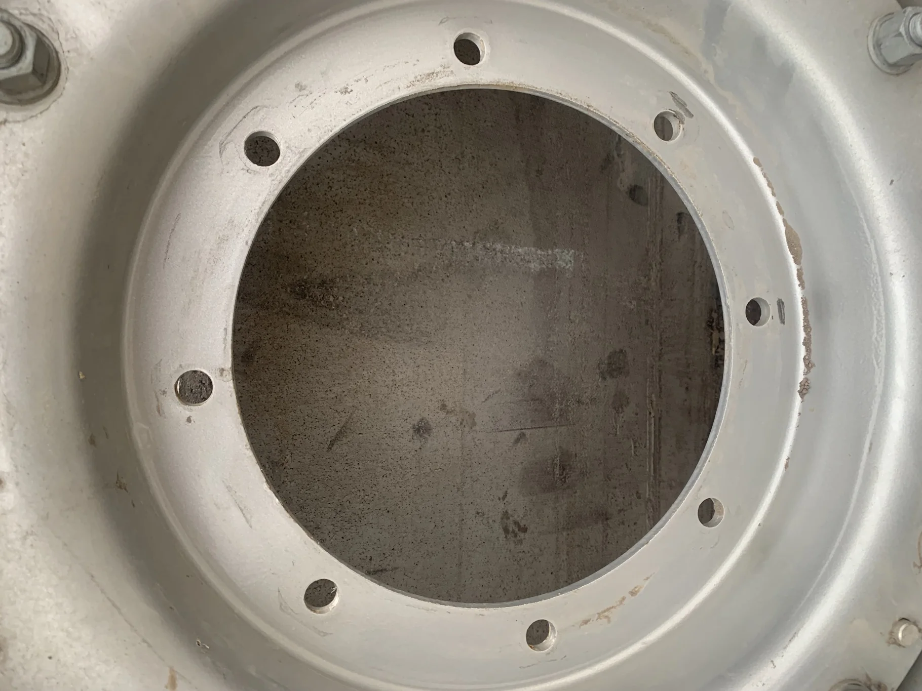 Used 90% 380/85R24 Galaxy EarthPro Radial 850 R-1W (127D) TL on a 12 x 24 Case Silver Waffle Wheel image 3