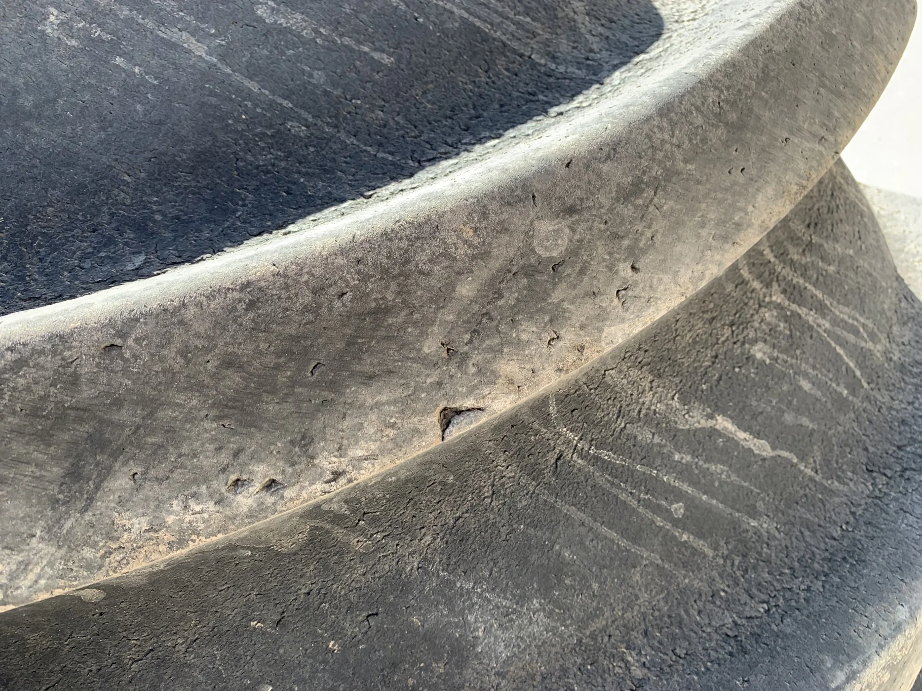 Used 85% LSW 1000/40R32 Goodyear Optitrac (167D) mounted on 27 x 32 JD Yellow 12 Bolt Single P image 8