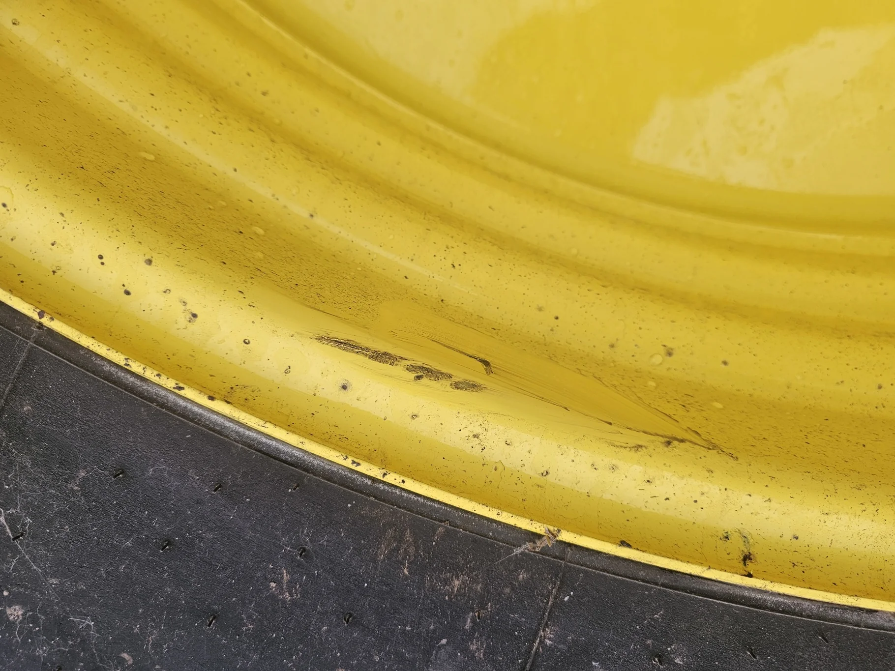 Used 55% 480/80R50 (18.4R50) Michelin AgriBib  R-1W (159A8/159B) TL on a 15 x 50 JD Yellow 10 image 5