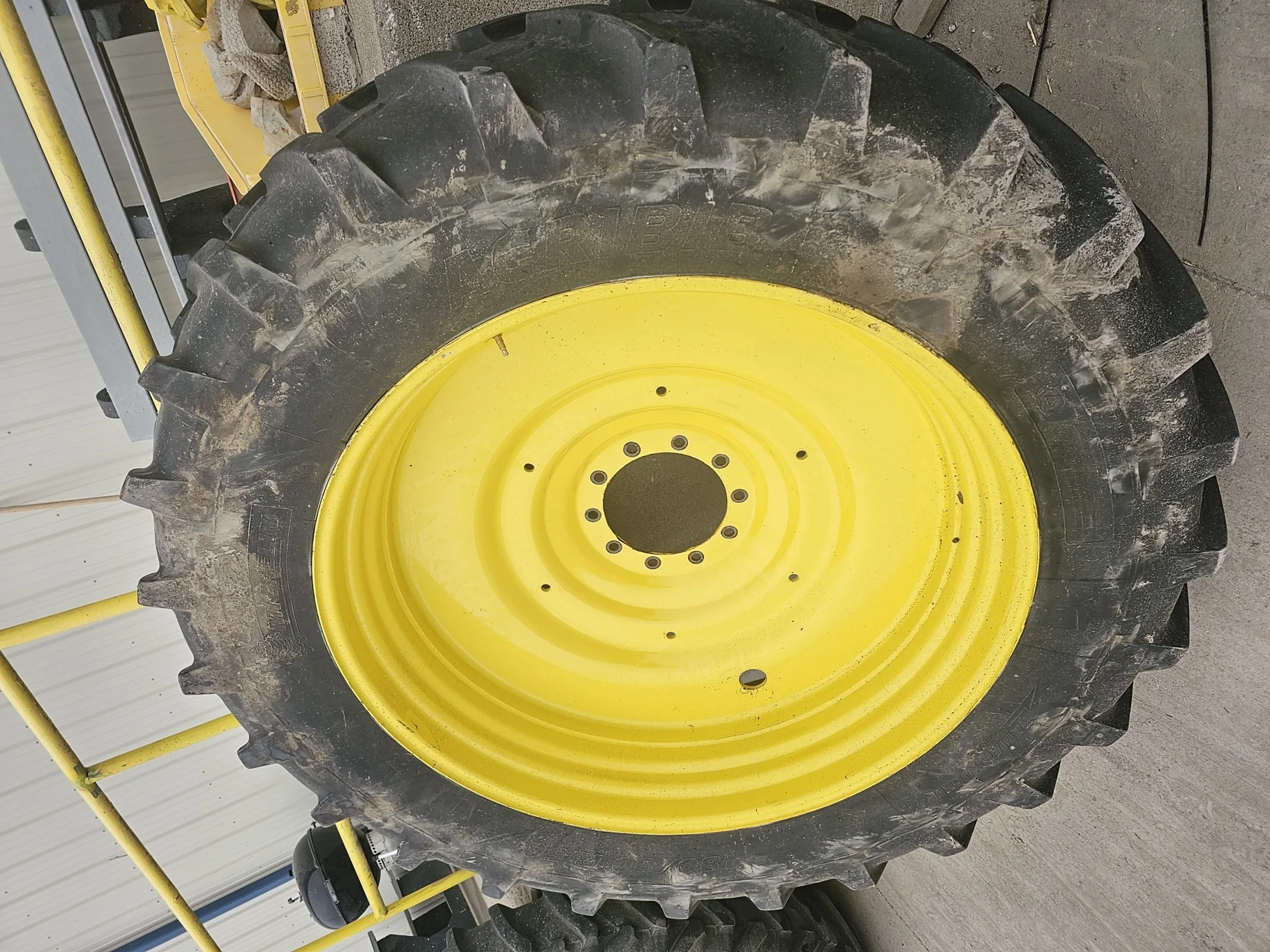 Used 55% 480/80R50 (18.4R50) Michelin AgriBib  R-1W (159A8/159B) TL on a 15 x 50 JD Yellow 10 image 7