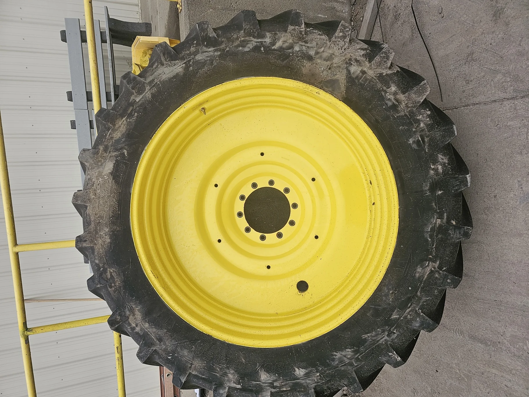 Used 55% 480/80R50 (18.4R50) Michelin AgriBib  R-1W (159A8/159B) TL on a 15 x 50 JD Yellow 10 image 8